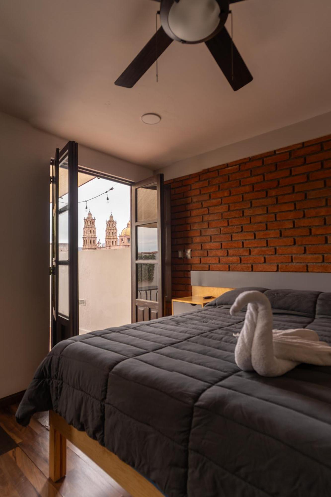 El Suburbio - Serapio Rendon Guest house *