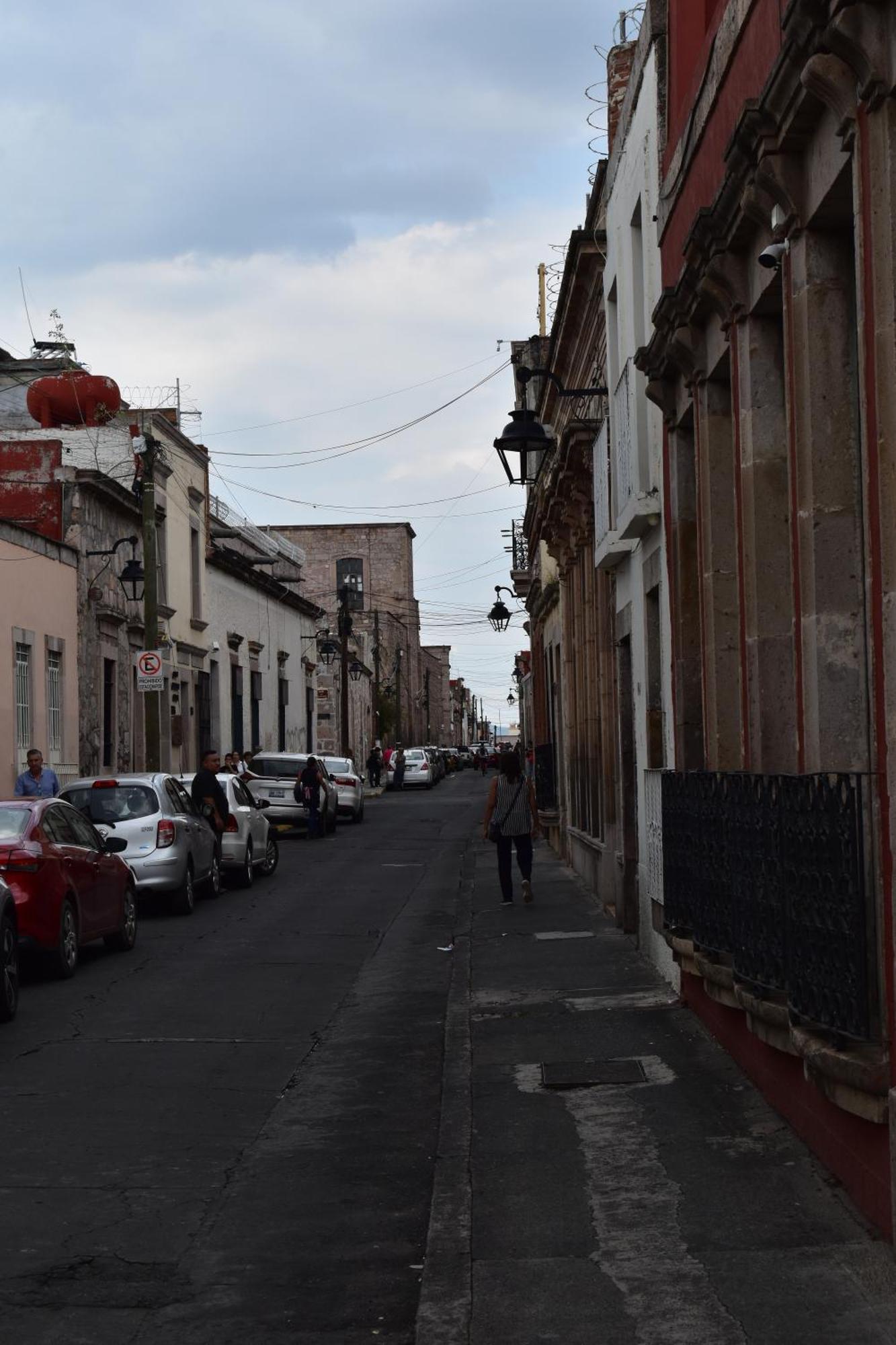 El Suburbio - Serapio Rendon *