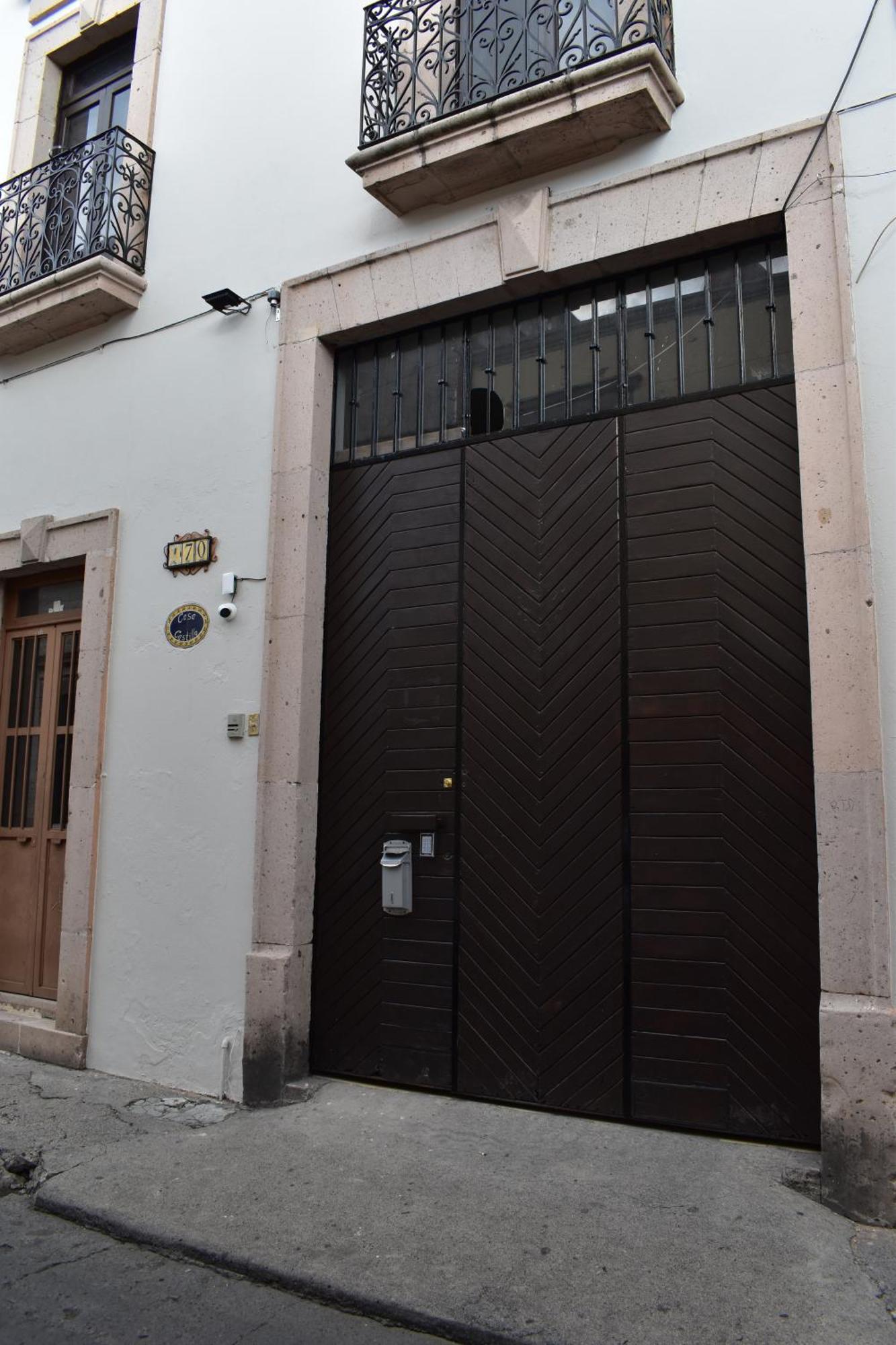 El Suburbio - Serapio Rendon