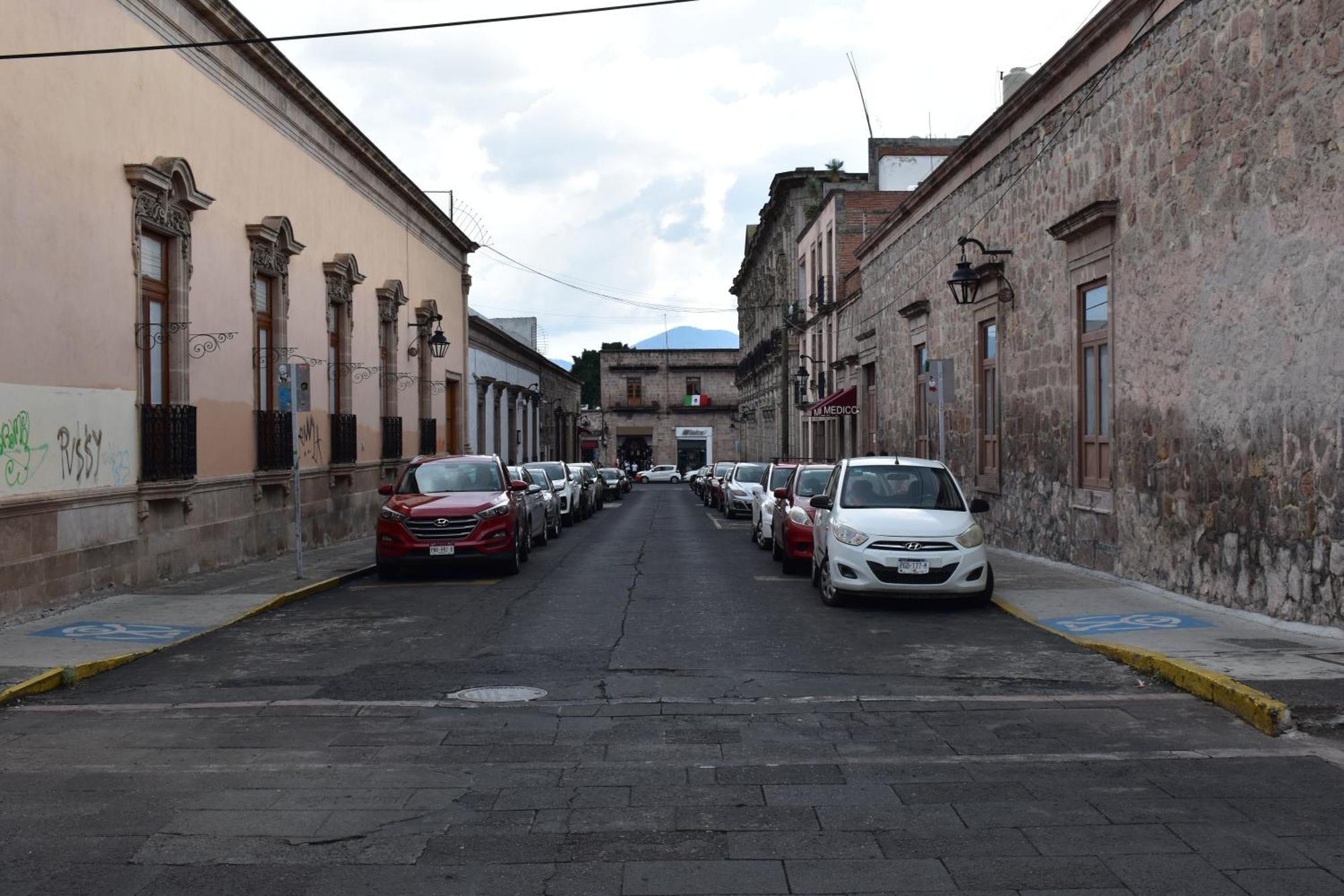 El Suburbio - Serapio Rendon *
