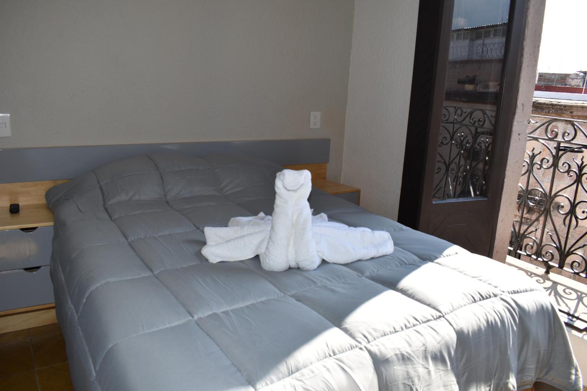 El Suburbio - Serapio Rendon Guest house *